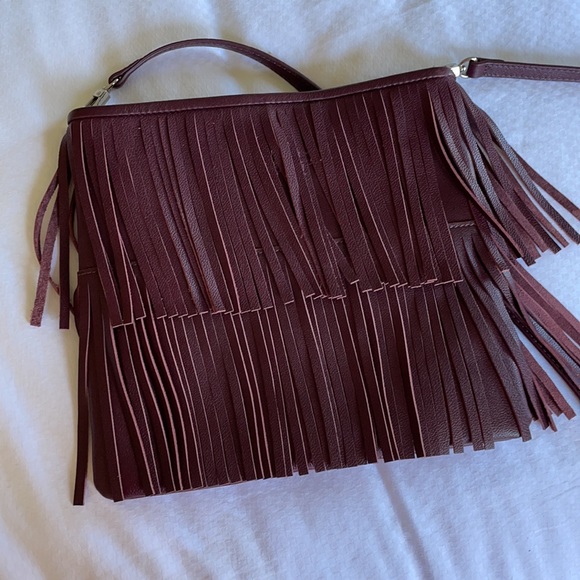 Fringe crossbody - Picture 2 of 4